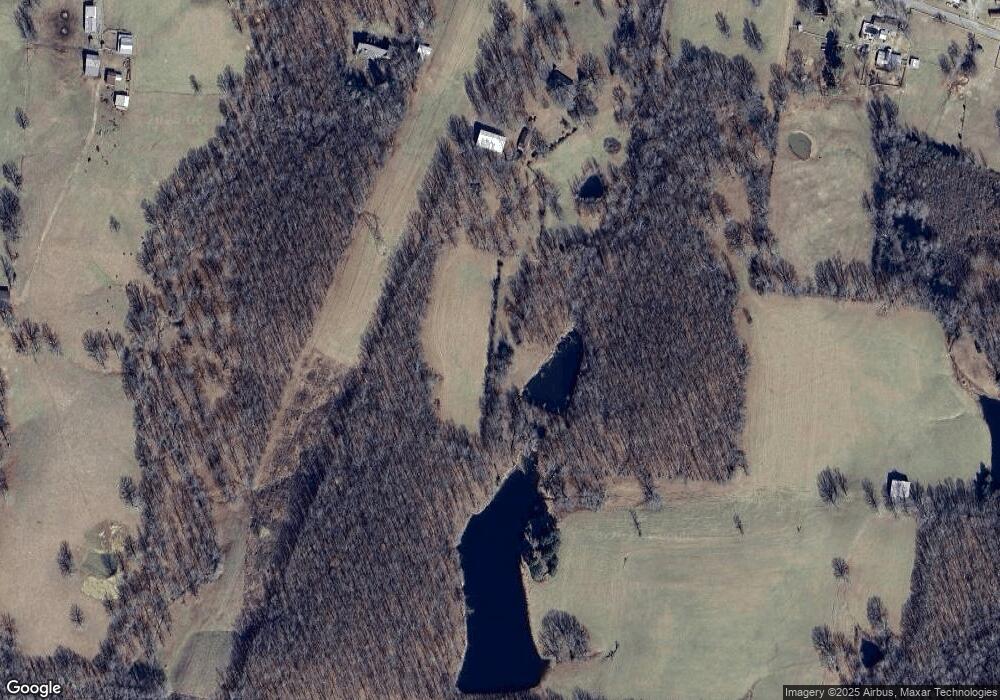 965 Old Stewart Rd, Tennessee Ridge, TN 37178 - photo 1