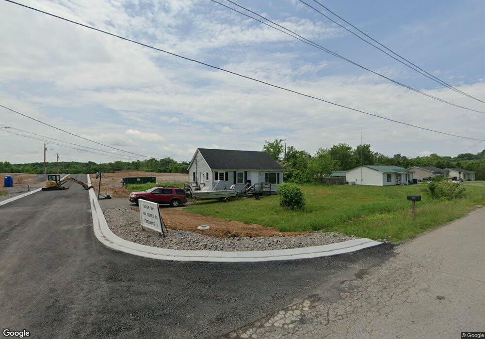 407 Dover St, Shelbyville, TN 37160 - photo 1