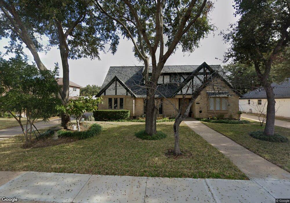 2007 Meadow Ln, Richmond, TX 77469 - photo 1