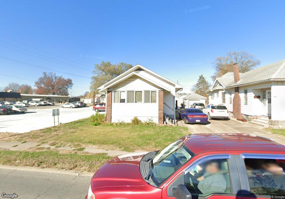 808 W Fayette Ave, Effingham, IL 62401 - photo 1