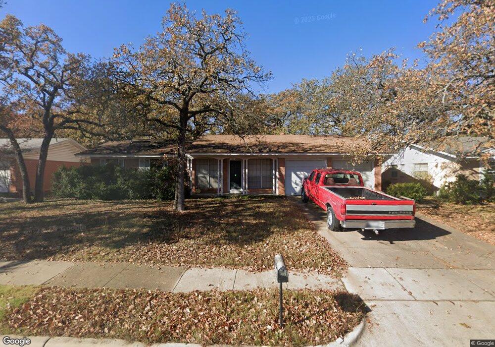 140 Ravenswood Dr, Bedford, TX 76022 - photo 1