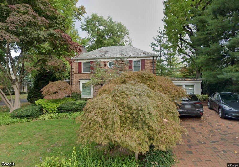 31 Welwyn Rd, Great Neck, NY 11021 - photo 1