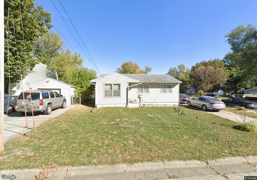 800 E 12th Street Place N, Newton, IA 50208 - photo 1