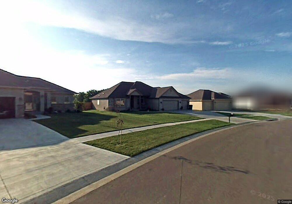 2612 SW Windermere Ct, Topeka, KS 66614 - photo 1