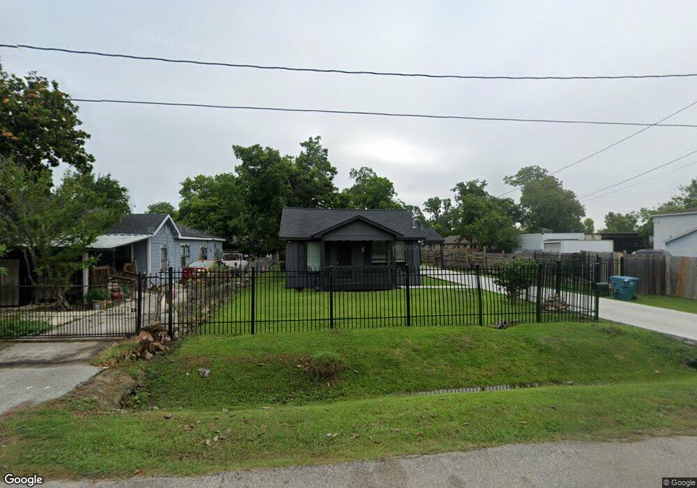 2611 Caplin St, Houston, TX 77026 - photo 1