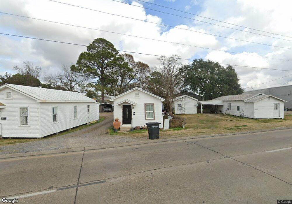 811 E Saint Peter St, New Iberia, LA 70560 - photo 1