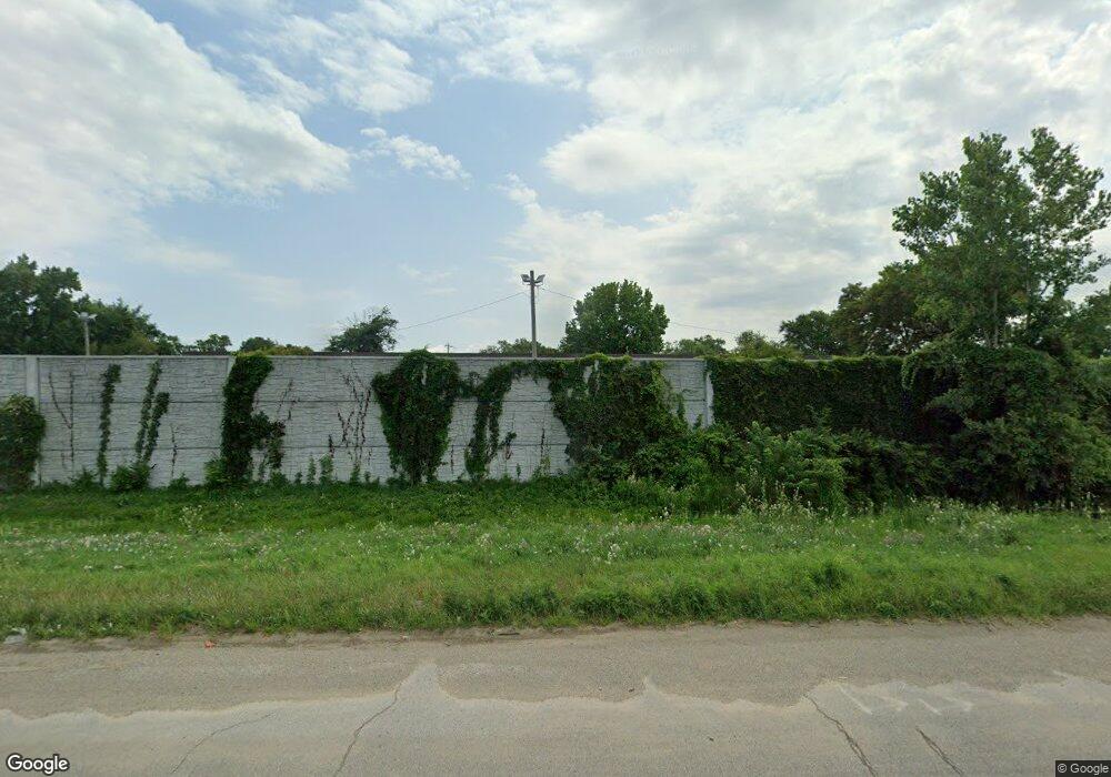 715 Moon Rd, Columbus, OH 43224 - photo 1