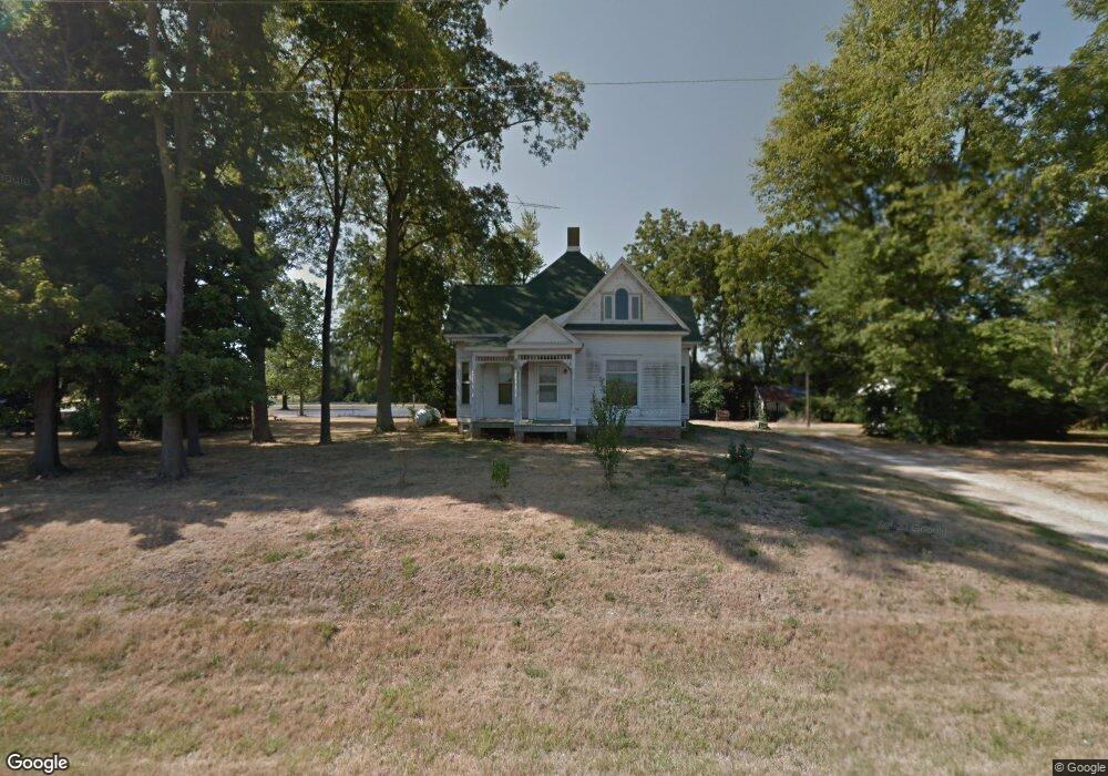 1443 Merritt Rd, Jacksonville, IL 62650 - photo 1