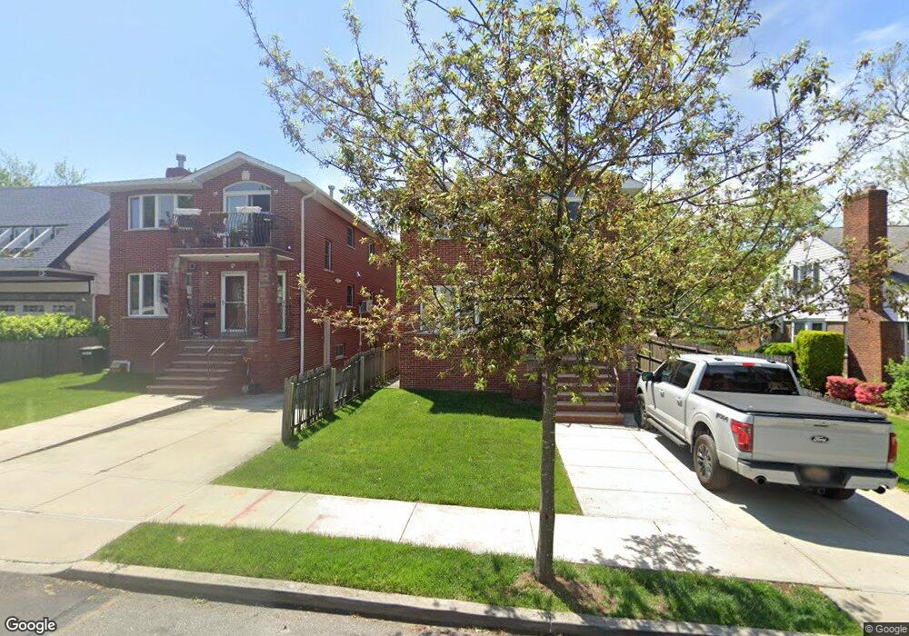 5736 255th St unit 2, Little Neck, NY 11362 - photo 1