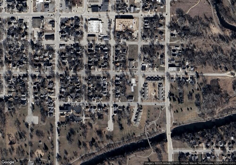 403 2nd St SE, Austin, MN 55912 - photo 1