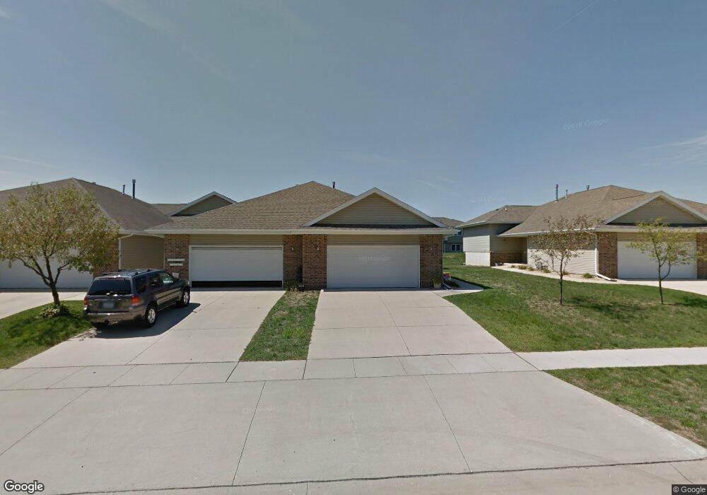 1502 Aspen Dr, Waterloo, IA 50701 - photo 1