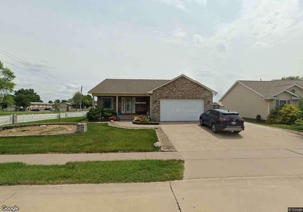 3705 W 44th St, Davenport, IA 52806 - photo 1