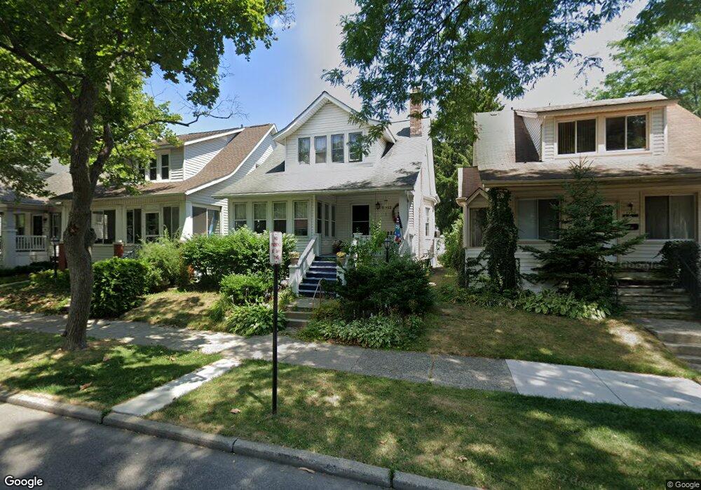 1102 Lakepointe St, Grosse Pointe Park, MI 48230 - photo 1