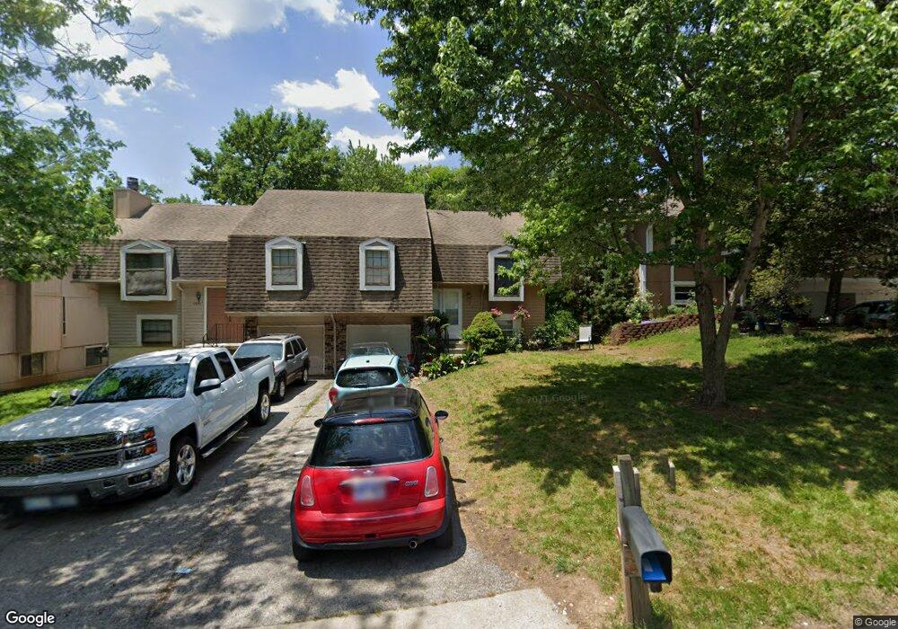 7532 Monrovia St, Shawnee, KS 66216 - photo 1