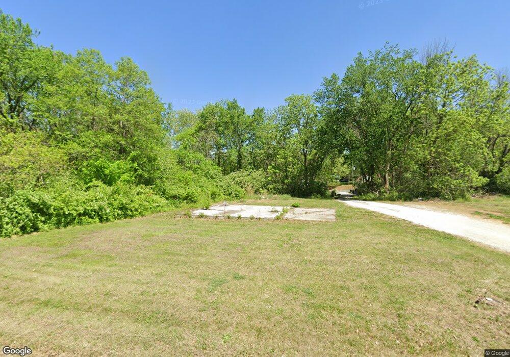 1015 W End Place, Moberly, MO 65270 - photo 1