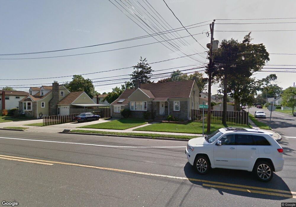 175 Great Neck Rd, Copiague, NY 11726 - photo 1