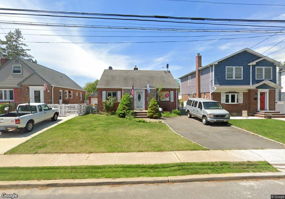 146 Commonwealth St, Franklin Square, NY 11010 - photo 1