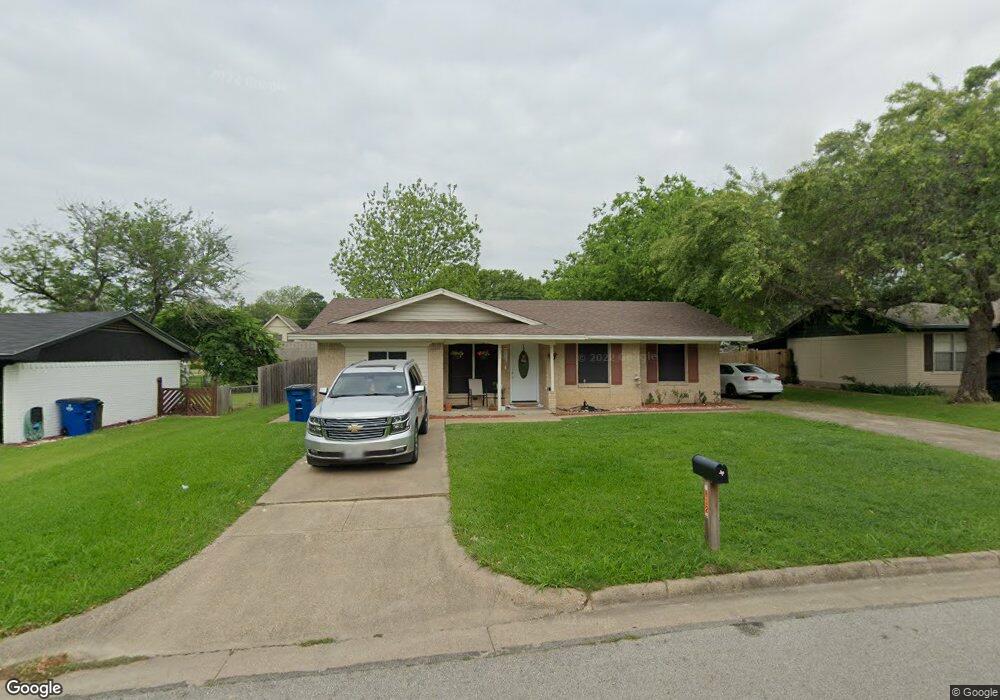 812 Loy Ln, Ennis, TX 75119 - photo 1