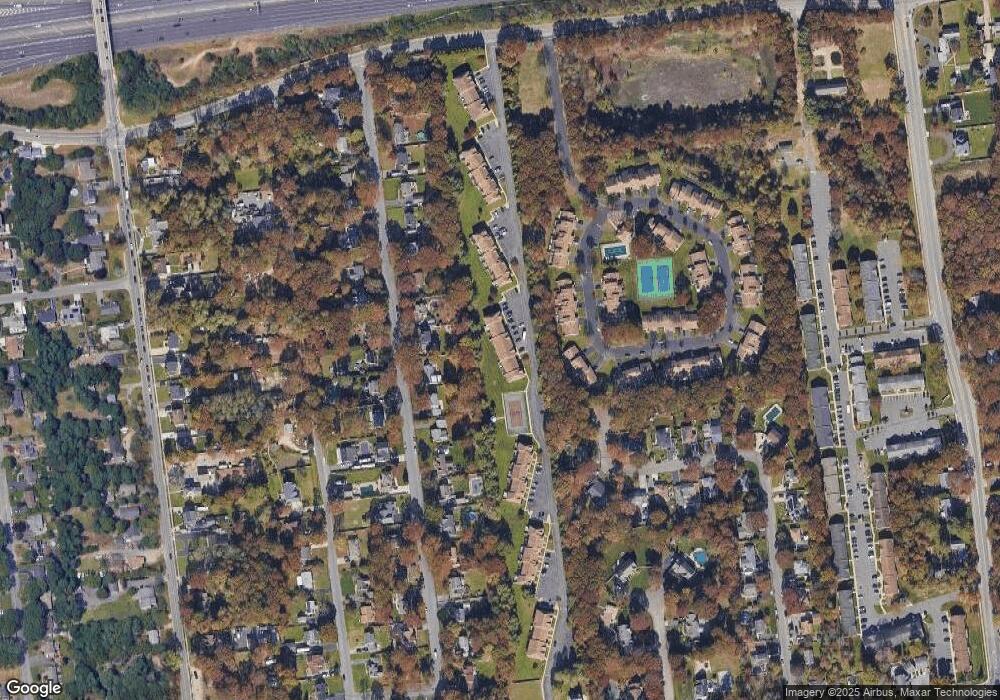 33 Gazebo Ln, Holtsville, NY 11742 - photo 1