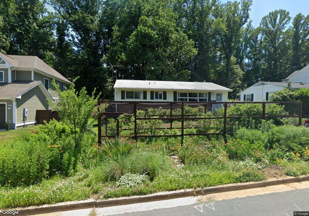 515 Valley Dr SE, Vienna, VA 22180 - photo 1