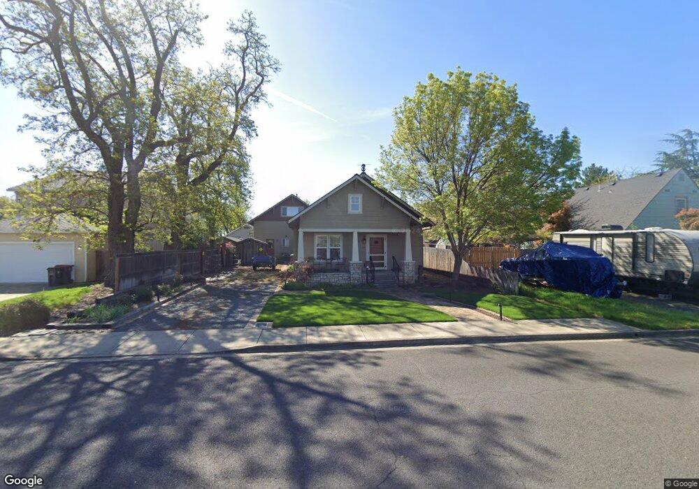 532 Maple St, Central Point, OR 97502 - photo 1