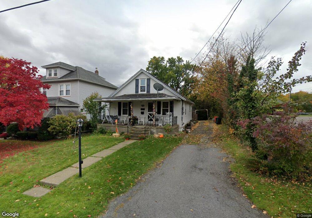 960 Throop St, Dunmore, PA 18512 - photo 1