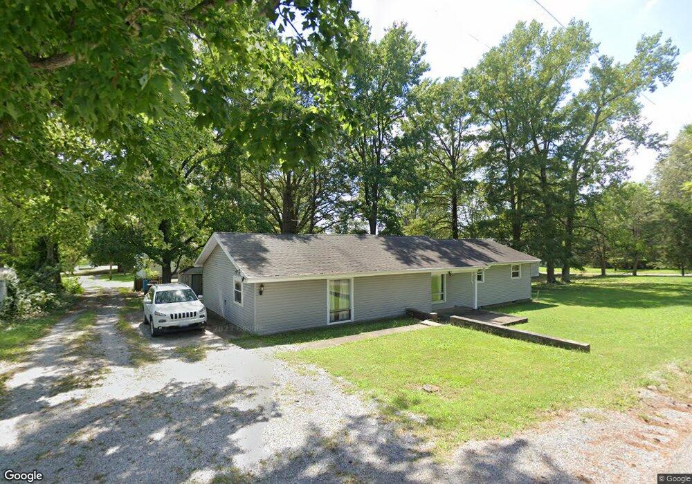 1620 Hemlock St, Harrisburg, IL 62946 - photo 1