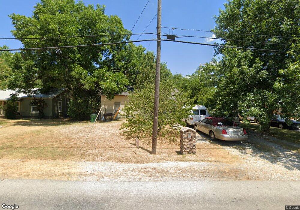301 Harvey St, Gainesville, TX 76240 - photo 1