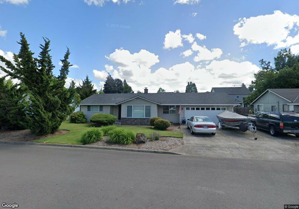 555 NW 8th Place, Canby, OR 97013 - photo 1