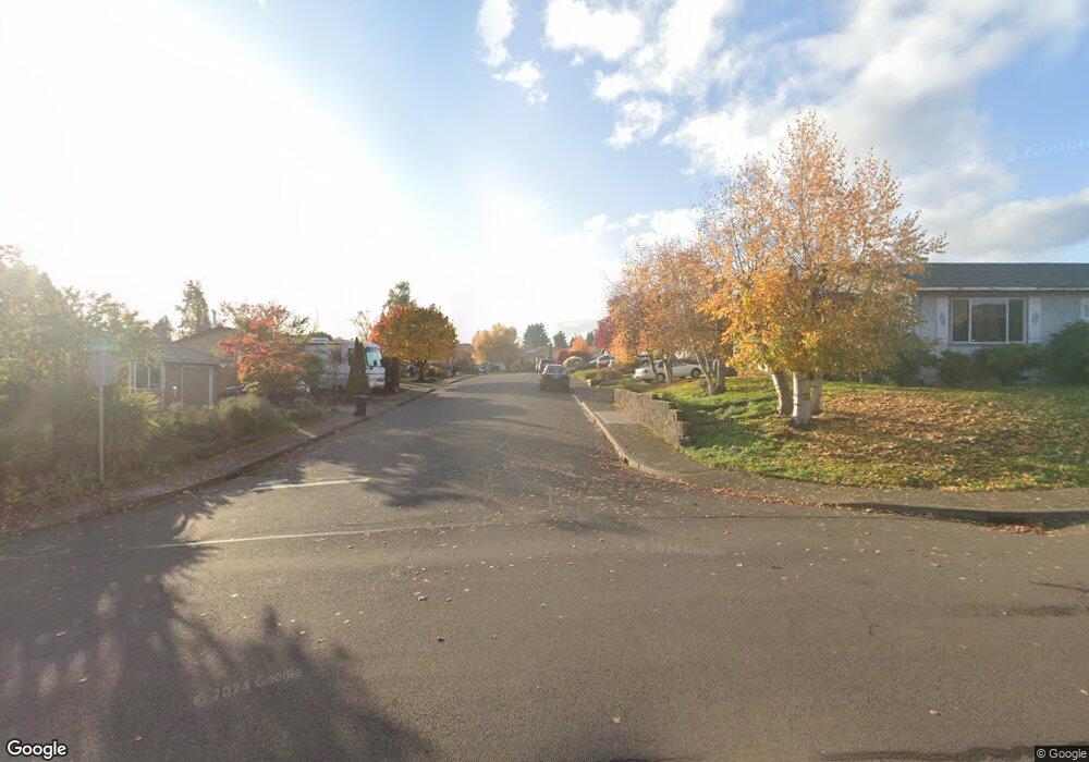 596 NE Evergreen Ct, Dallas, OR 97338 - photo 1