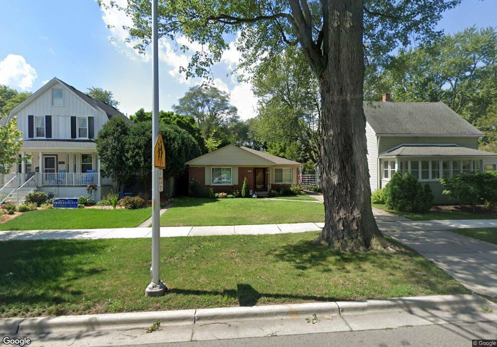 755 Saint Clair St, Grosse Pointe, MI 48230 - photo 1