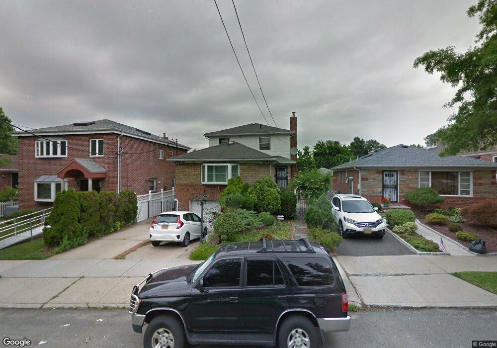 5723 Little Neck Pkwy, Little Neck, NY 11362 - photo 1