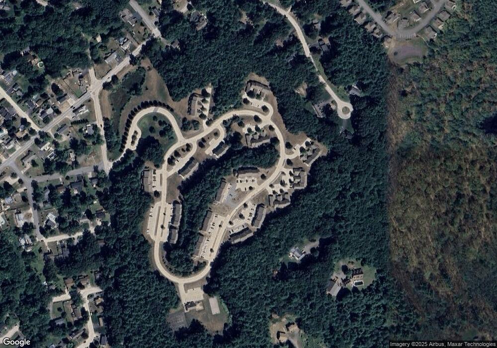 33 Overlook Cir, Hudson, NH 03051 - photo 1