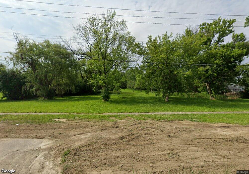 2037 W Coldwater Rd, Flint, MI 48505 - photo 1