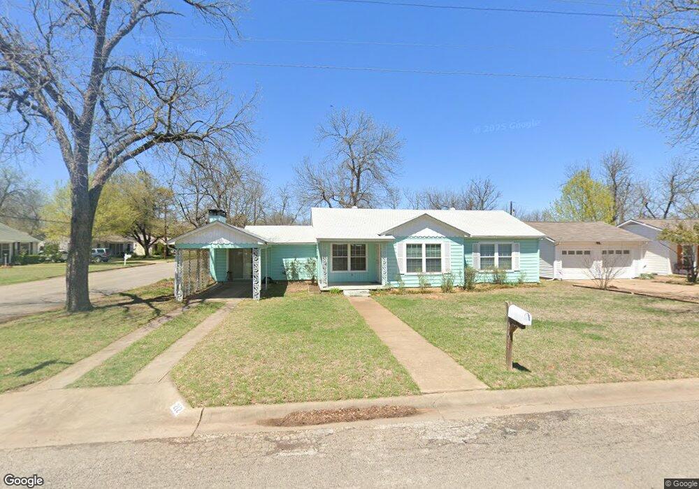 212 Moon St, Cleburne, TX 76033 - photo 1