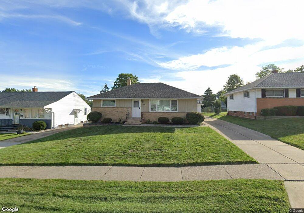 2399 Stanford Dr, Wickliffe, OH 44092 - photo 1