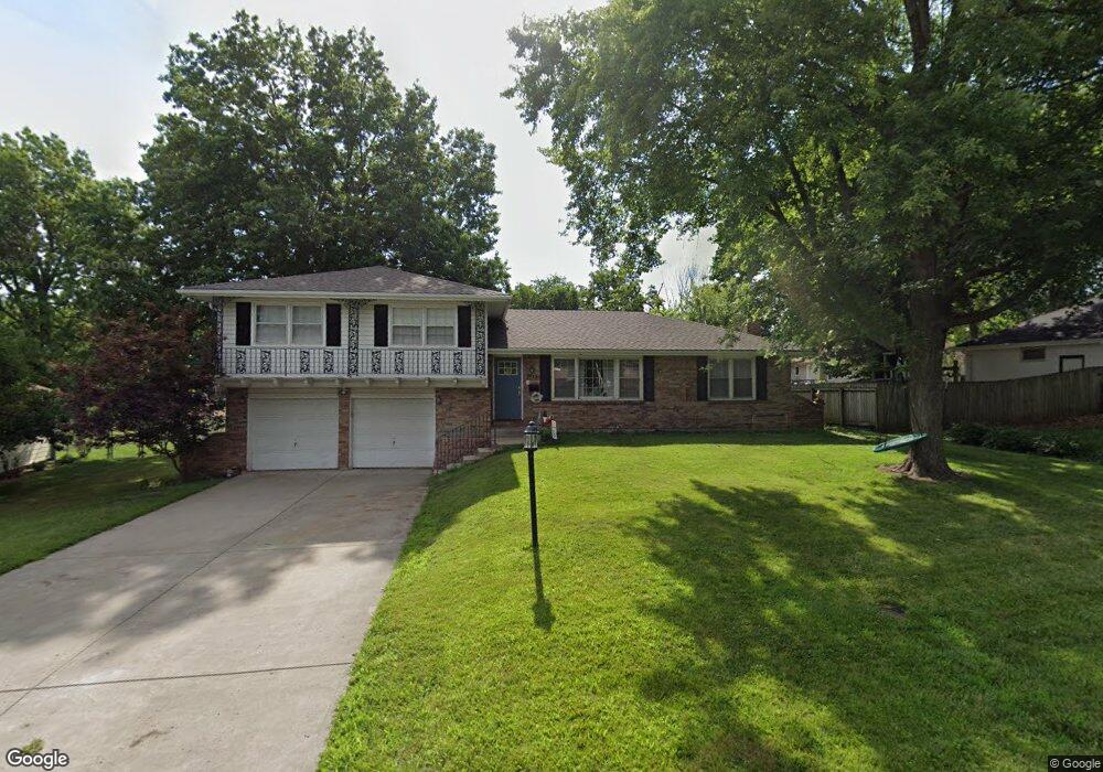 5449 Westgate St, Shawnee, KS 66216 - photo 1