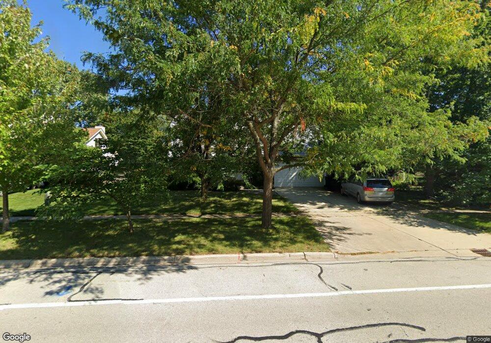 508 S Raddant Rd, Batavia, IL 60510 - photo 1