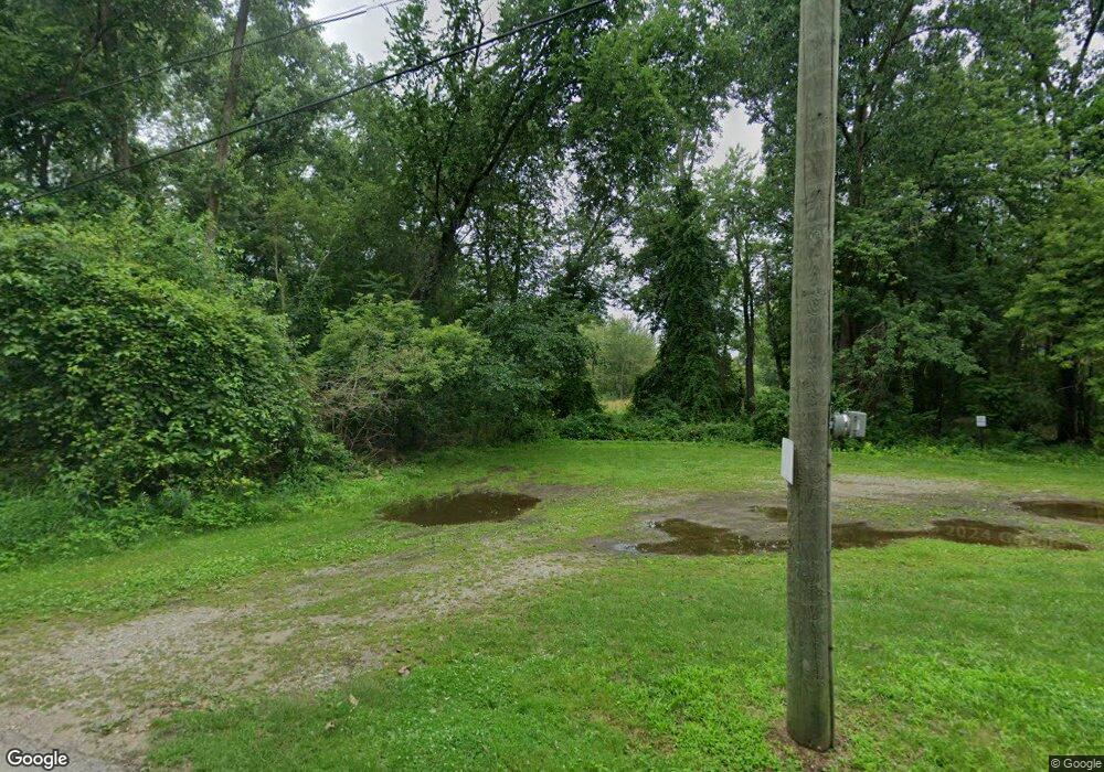 3940 Maple Blvd, West Bloomfield, MI 48323 - photo 1