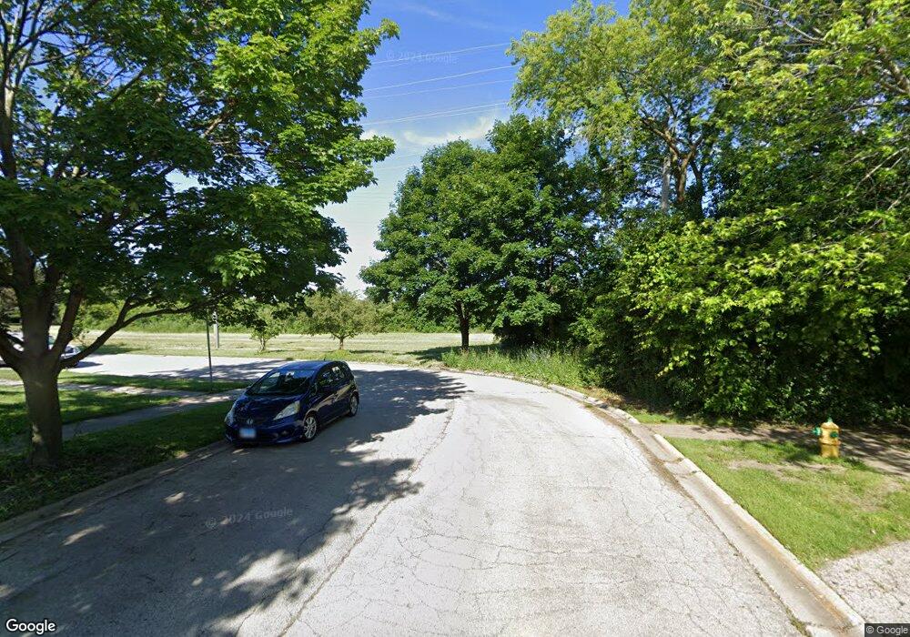 517 Public Service Ave, Waukegan, IL 60085 - photo 1