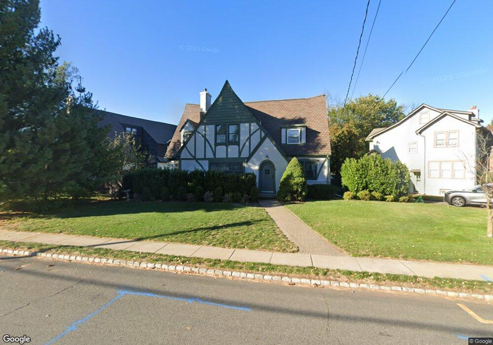 845 Ridgewood Rd, Millburn, NJ 07041 - photo 1