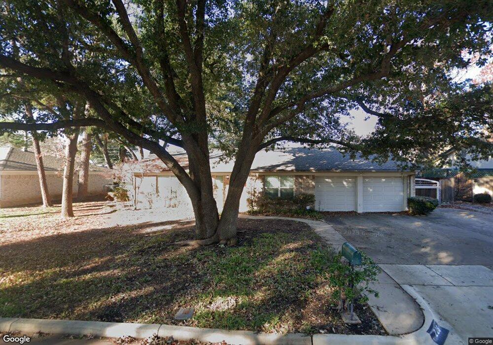 229 Glenn Dr, Hurst, TX 76053 - photo 1