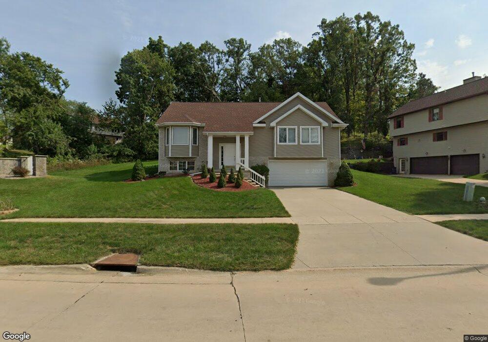 3926 Riverside Dr NE, Cedar Rapids, IA 52411 - photo 1