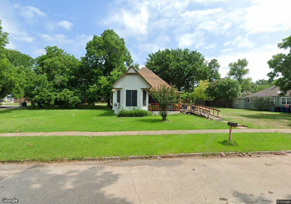 715 W Morgan St, Denison, TX 75020 - photo 1