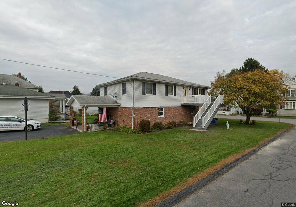 811 1/2 Washington St, Throop, PA 18512 - photo 1