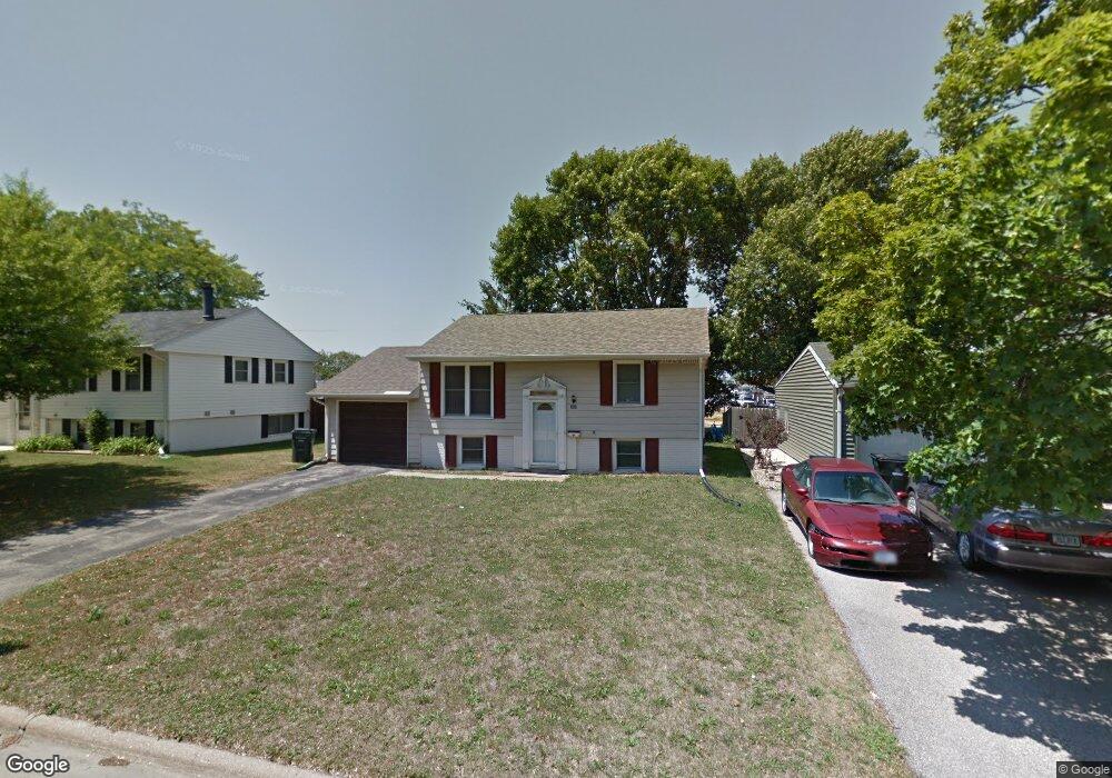 3102 Chapel Dr SW, Cedar Rapids, IA 52404 - photo 1