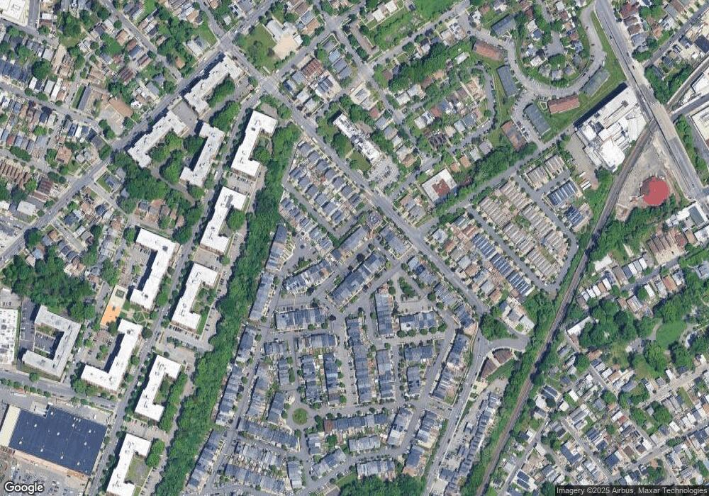 59 Skyline Dr, Staten Island, NY 10304 - photo 1