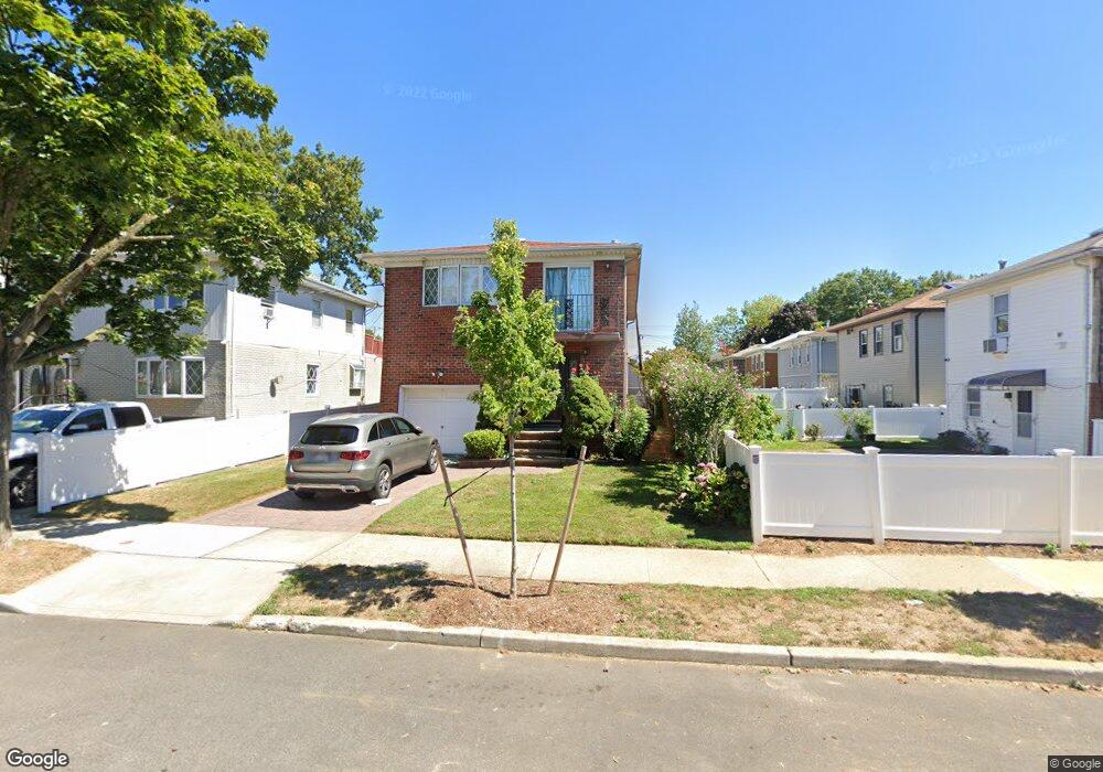 8259 260th St, Glen Oaks, NY 11004 - photo 1