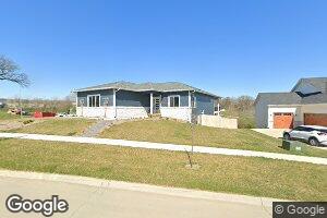 5821 Rose Cir, Des Moines, IA 50321