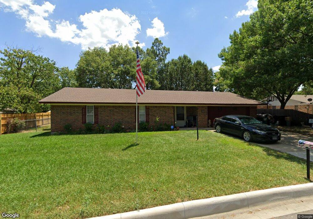 2008 Oneal St, Gainesville, TX 76240 - photo 1